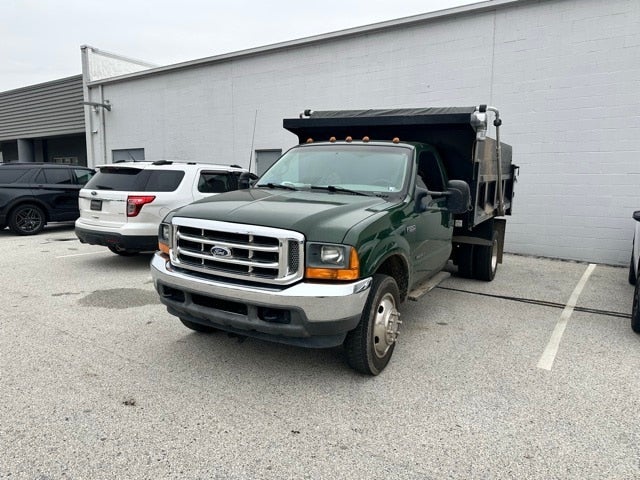 2001 Ford Super Duty F-550 XL