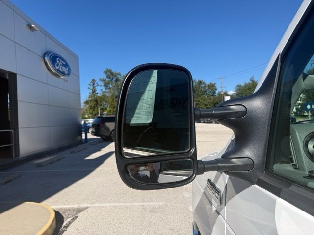 2025 Ford E-Series Cutaway Base