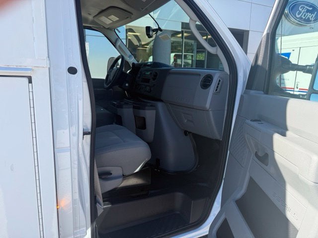 2025 Ford E-Series Cutaway Base