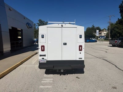 2025 Ford E-Series Cutaway Base