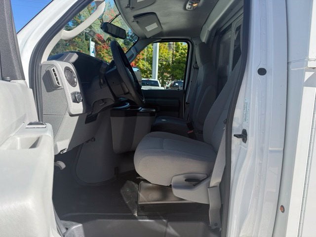 2025 Ford E-Series Cutaway Base