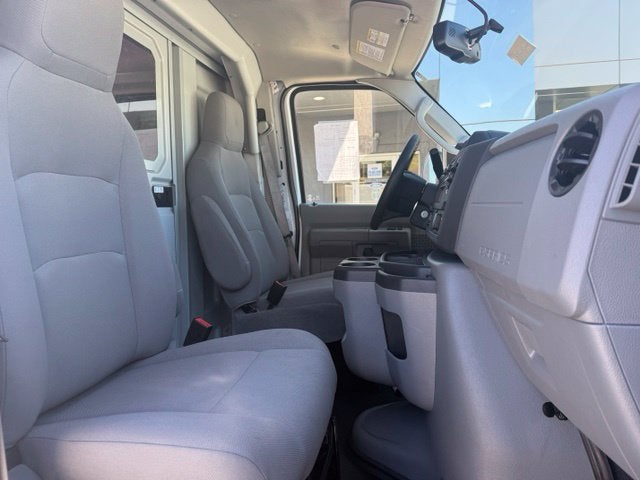 2025 Ford E-Series Cutaway Base
