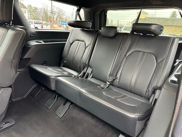 2022 Ford Expedition Max Platinum