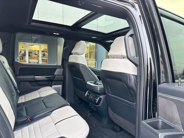 2023 Ford F-150 Lightning Platinum