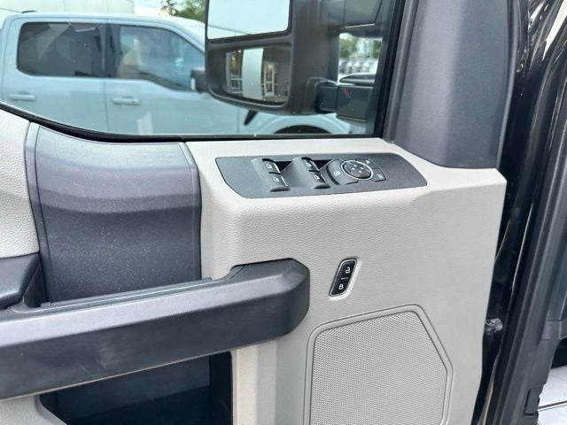 2022 Ford Super Duty F-350 SRW XL
