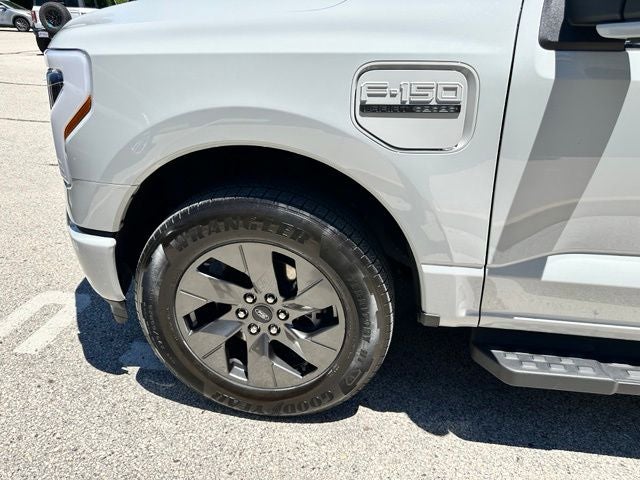 2023 Ford F-150 Lightning LARIAT