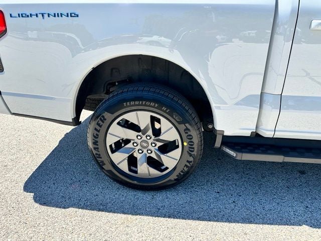 2023 Ford F-150 Lightning LARIAT