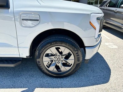 2023 Ford F-150 Lightning LARIAT