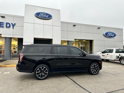 2023 Chevrolet Suburban RST