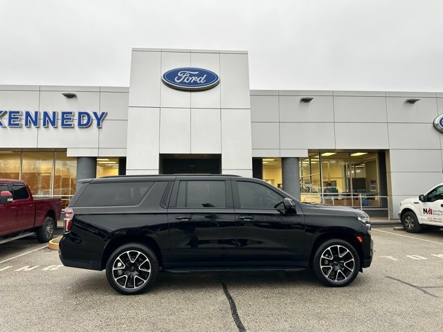 2023 Chevrolet Suburban RST