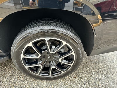 2023 Chevrolet Suburban RST