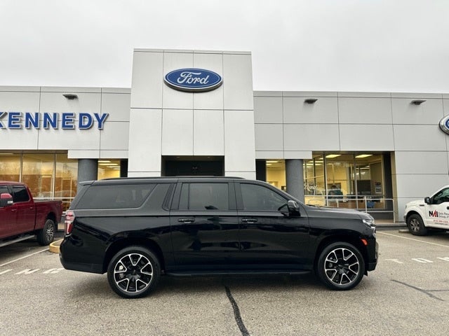 2023 Chevrolet Suburban RST