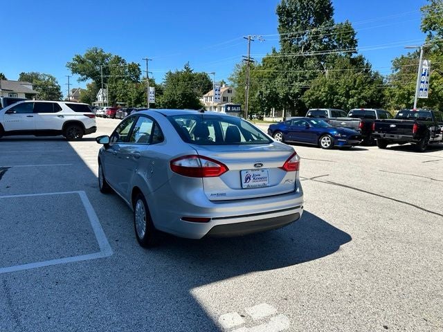 2016 Ford Fiesta S