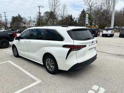 2021 Toyota Sienna LE