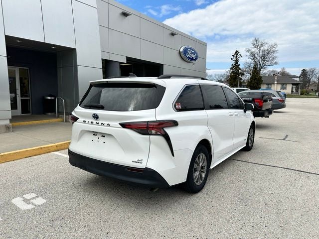 2021 Toyota Sienna LE