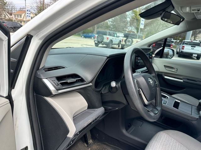 2021 Toyota Sienna LE