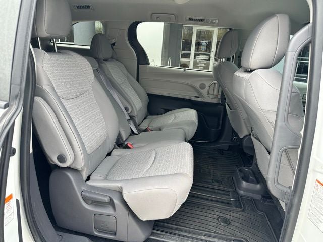 2021 Toyota Sienna LE
