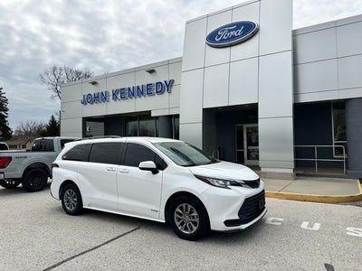 2021 Toyota Sienna LE