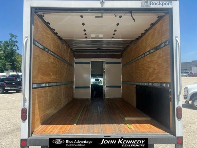 2025 Ford E-350SD Base Cutaway
