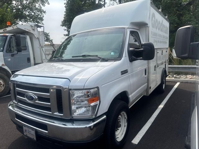 2022 Ford E-350SD Base Cutaway