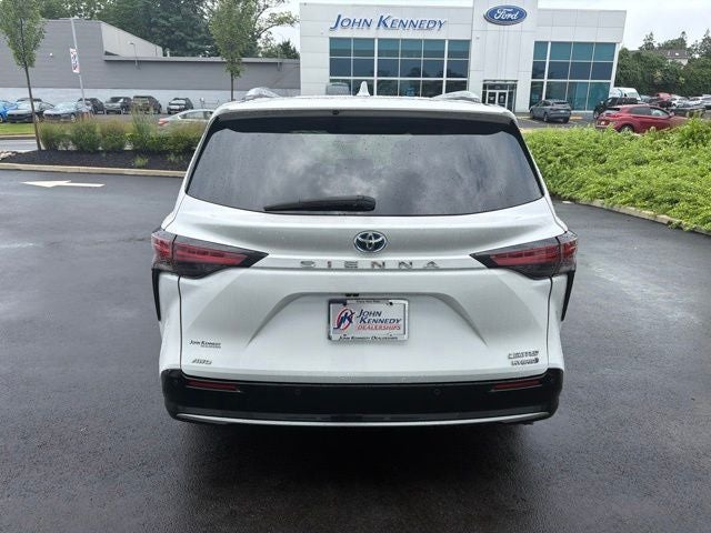 2024 Toyota Sienna Limited 7 Passenger