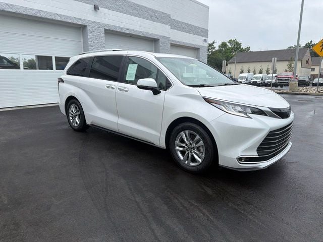 2024 Toyota Sienna Limited 7 Passenger