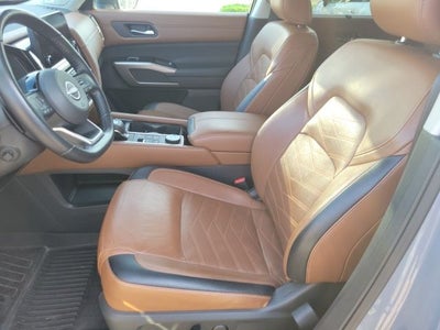 2022 Nissan Pathfinder Platinum