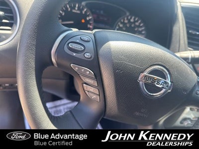 2017 Nissan Pathfinder SL
