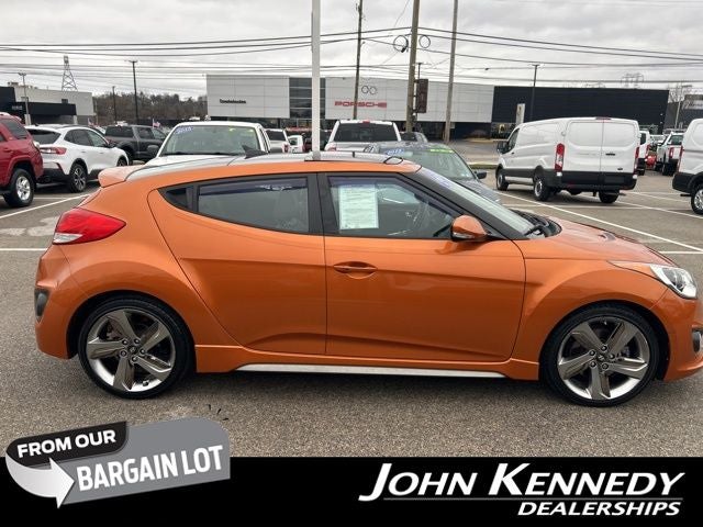 2013 Hyundai Veloster Turbo w/Black