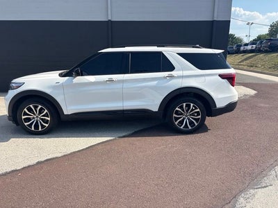 2024 Ford Explorer ST-Line