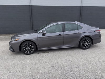 2023 Toyota Camry Hybrid SE