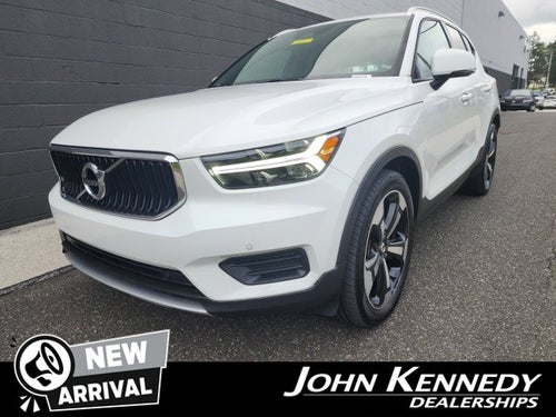 2020 Volvo XC40 Momentum